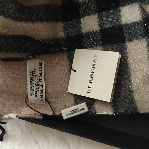 Authentic Burberry scarf/ wrap cashmere - Picture 2 of 4