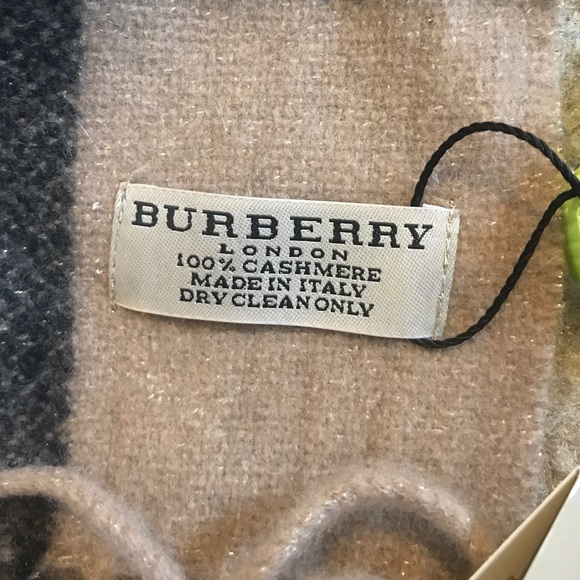 Authentic Burberry scarf/ wrap cashmere - Picture 3 of 4