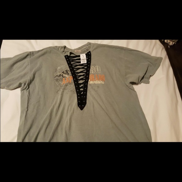 ✨ LF - furst of a kind - lace up tee ✨ - Picture 2 of 4