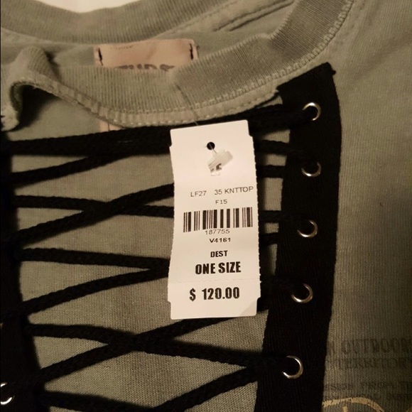 ✨ LF - furst of a kind - lace up tee ✨ - Picture 3 of 4