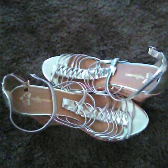 Gold Metallic Wedges - Picture 2 of 2