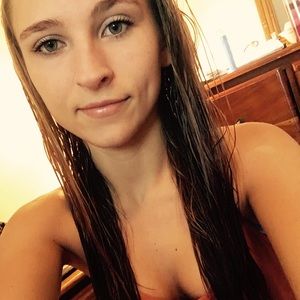 Meet your Posher, Hayley