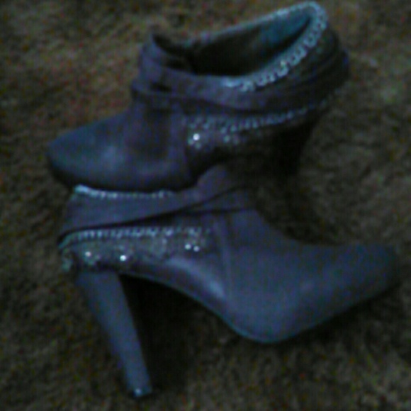 Gray ankle boots - Picture 2 of 2