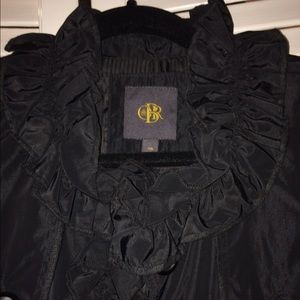 Short ruffled jacket