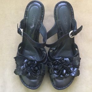 Born cornflower sandals