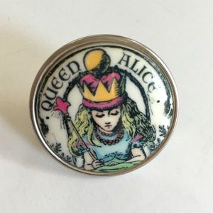 Tarina Tarantino Queen Alice Ring