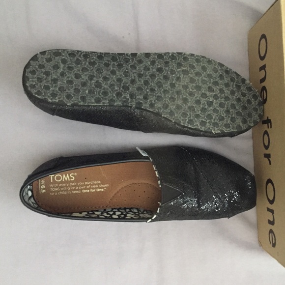 TOMS Black Glitter size 6.5 - Picture 3 of 3