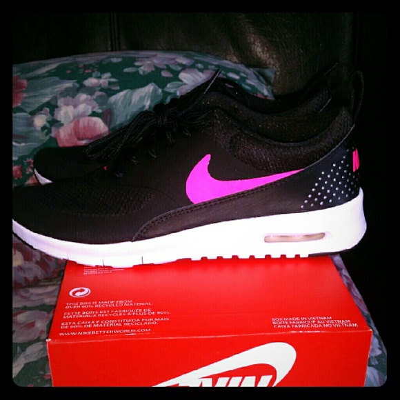 Nike Air Max Thea (brand new)