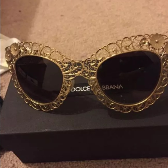 Dolce &Gabbana vintage looking sunglasses - Picture 4 of 7
