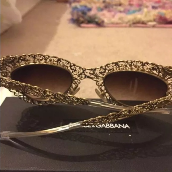 Dolce &Gabbana vintage looking sunglasses - Picture 5 of 7
