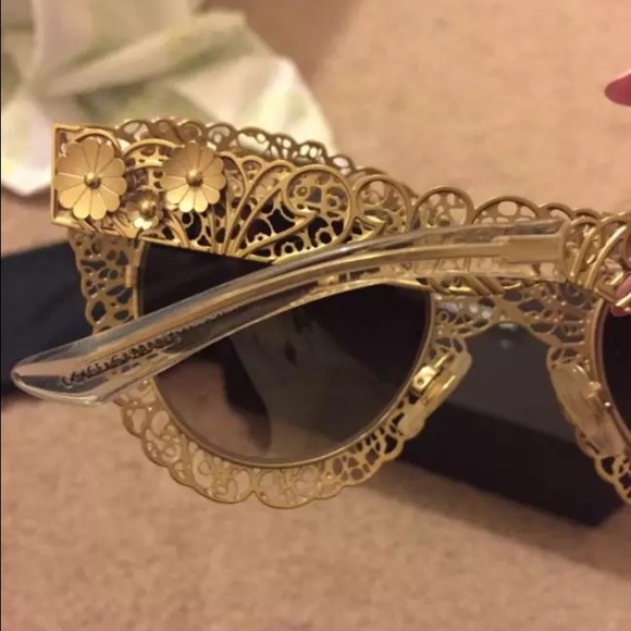 Dolce &Gabbana vintage looking sunglasses - Picture 6 of 7