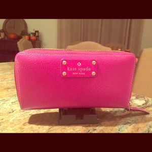 KATE SPADE NEW YORK LEATHER ZIP AROUND WALLET