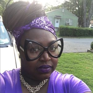 Meet your Posher, Lakisha