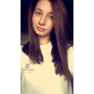 Meet your Posher, Chloe