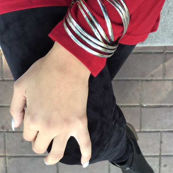 Vivacious Velvet Leggings - Picture 4 of 4