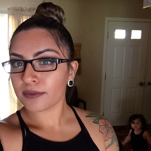 Meet your posher - Picture 3 of 4