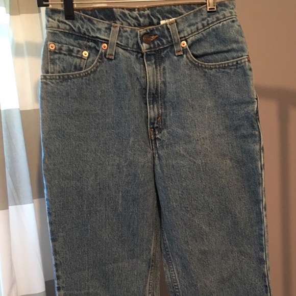 Vintage Levi's Jr's straight leg mom jeans !