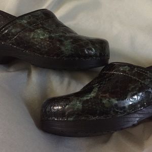 Black and Teal patient Sanita clogs