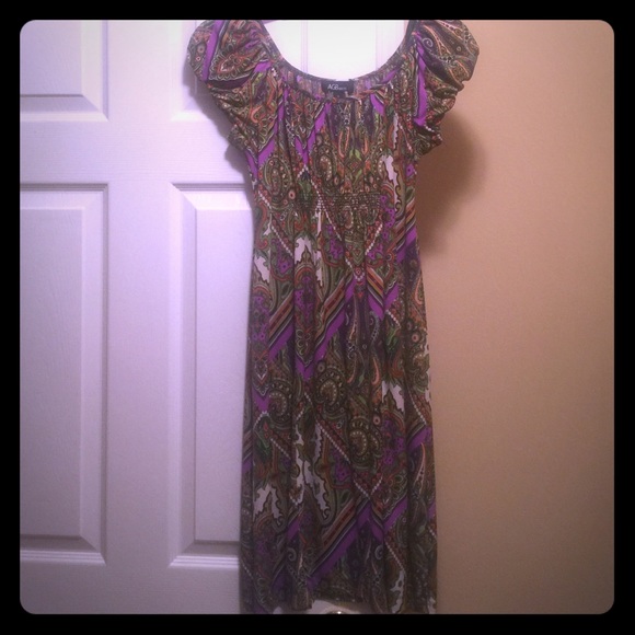 Cute, sensible dress with beautiful pattern