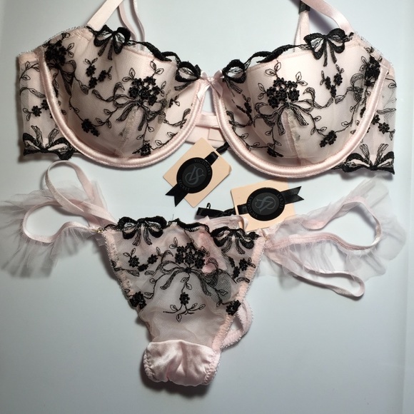 Victoria's Secret Other - New Victoria's Secret bra panty set 32D Medium