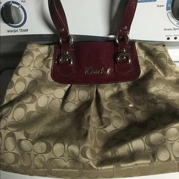 Coach Signature purse