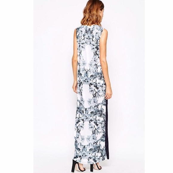 Times Like These Maxi Dress - Picture 3 of 4