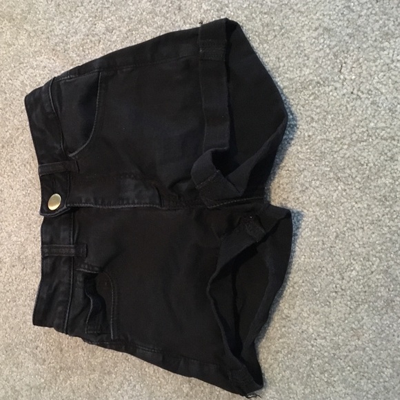 American Eagle black shorts