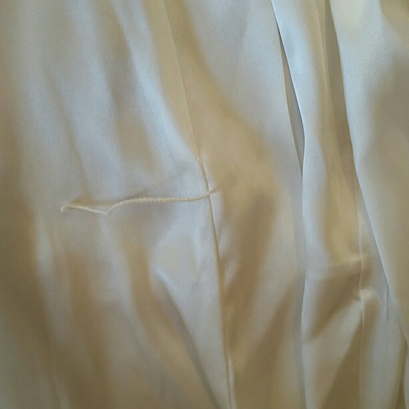 Satiny robe with lace trim - Picture 3 of 4