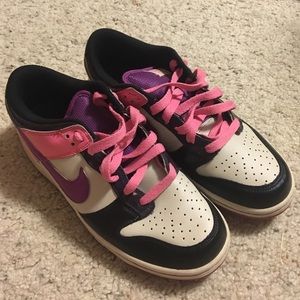 Women's Nike Dunk Low 6.0 Size 8.5