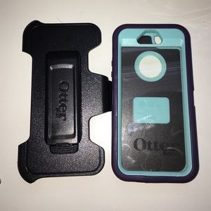 Iphone 5s Defender Otterbox and Phone clip!