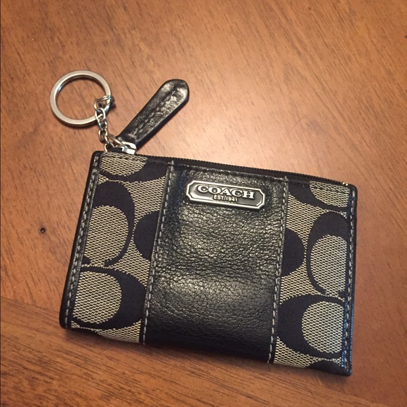 Authentic Coach Wallet - Picture 1 of 1