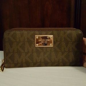 Michael Kors wallet