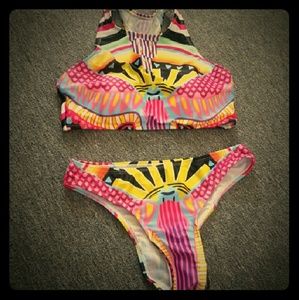 Very comfy high-neck bikini set