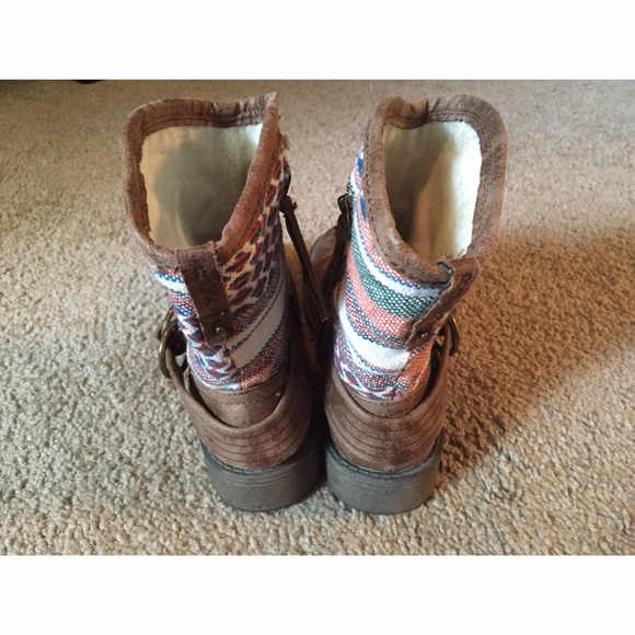 SOLD📦Short Roxy Boots📦 - Picture 3 of 3