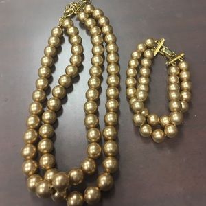 Brush goldtone  necklace, earrings & bracelet.