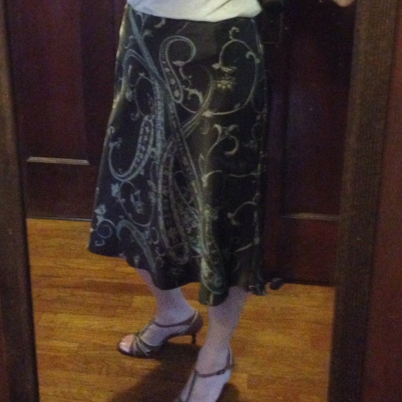 **SOLD** Silk skirt size 2 also fits 4