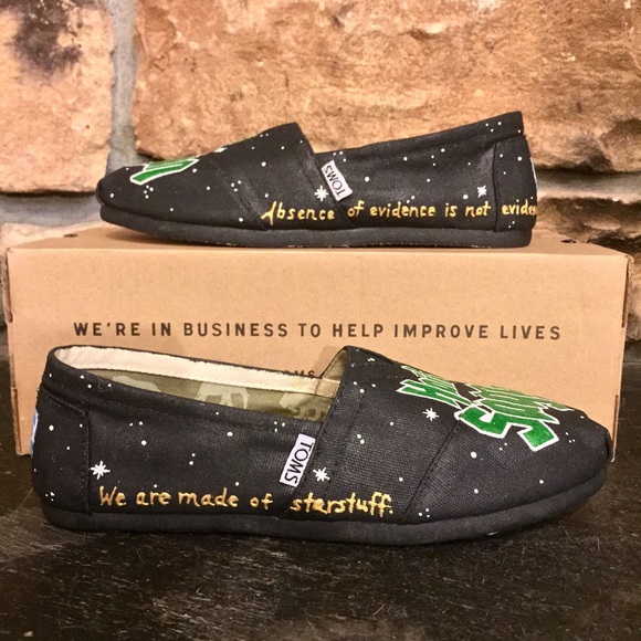 Hail Sagan custom hand painted TOMS - Picture 2 of 4