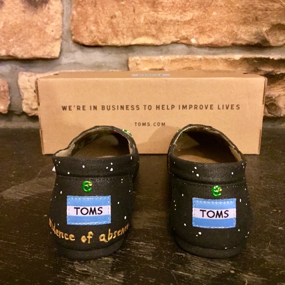Hail Sagan custom hand painted TOMS - Picture 4 of 4