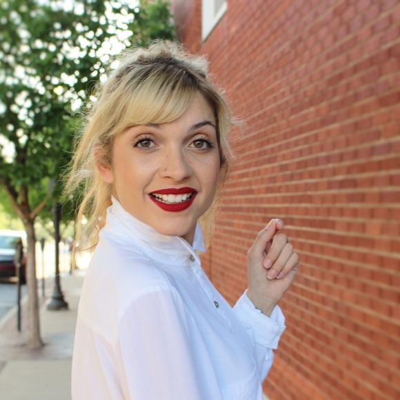 Meet your Posher, Shawna - Picture 2 of 2