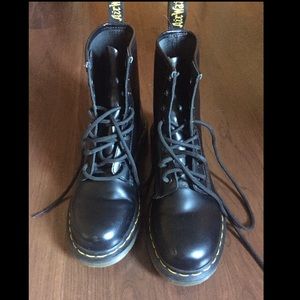 SALE!!💥 Dr. Martens boots