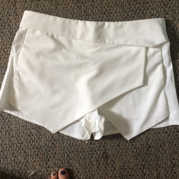 White envelope skirt