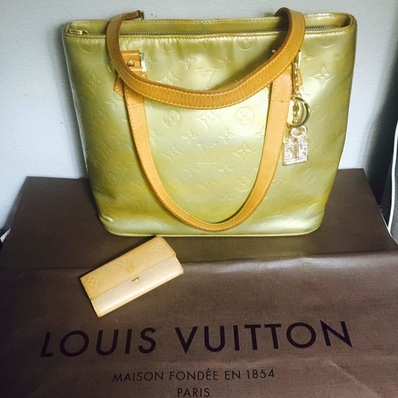 ❌SOLD❌ Louis Vuitton Vernis Handbag w Key Holder