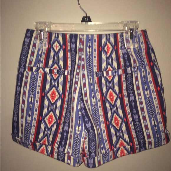 Patterned shorts - Picture 2 of 2