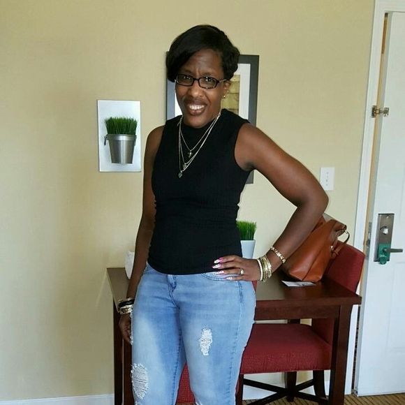 Meet your Posher, Althea