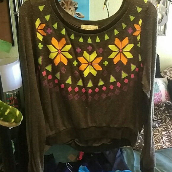 Forever21 grey tribal print sweater