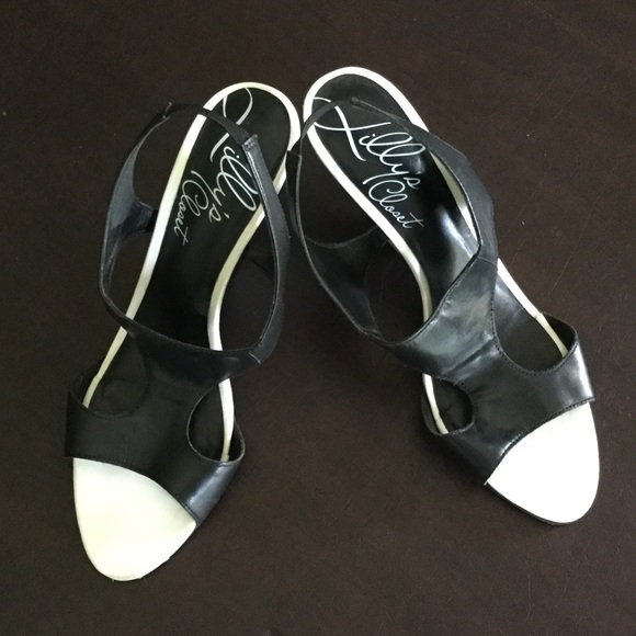 Lilly's Closet Black and White Hills Sandalls
