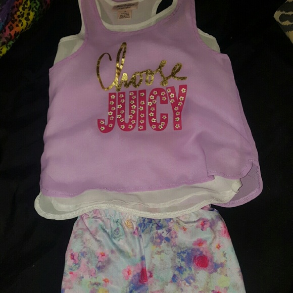 Size 3t juicy couture outfit!!@
