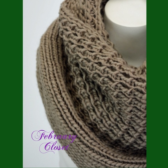 Rated Chunky Knit Scarf - Picture 2 of 2