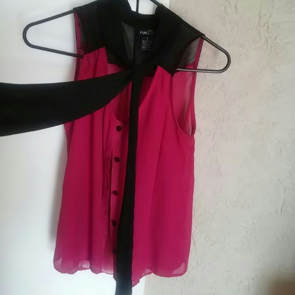 Blouse. BUY 1 GET 1 Tops DONATED - Picture 2 of 3