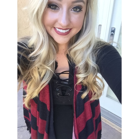 LAST Striped Fringe Vest - Picture 2 of 4